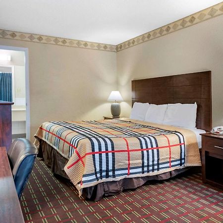 Rodeway Inn Нью-Порт-Ричи Экстерьер фото