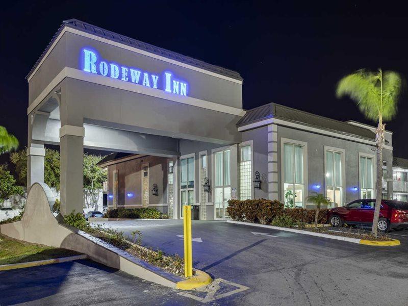 Rodeway Inn Нью-Порт-Ричи Экстерьер фото
