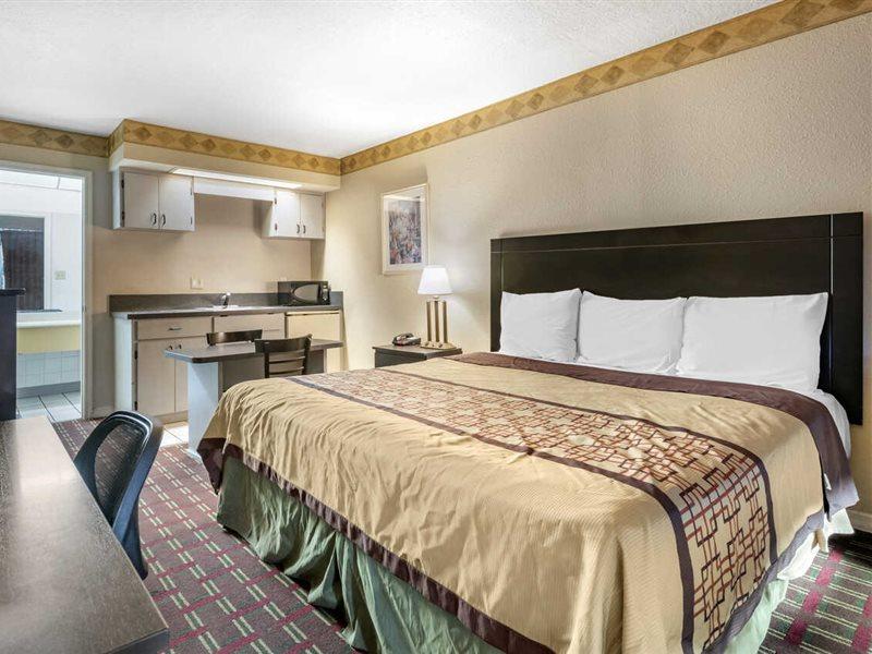 Rodeway Inn Нью-Порт-Ричи Экстерьер фото