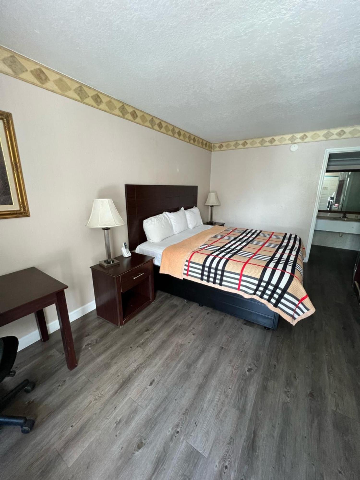 Rodeway Inn Нью-Порт-Ричи Экстерьер фото